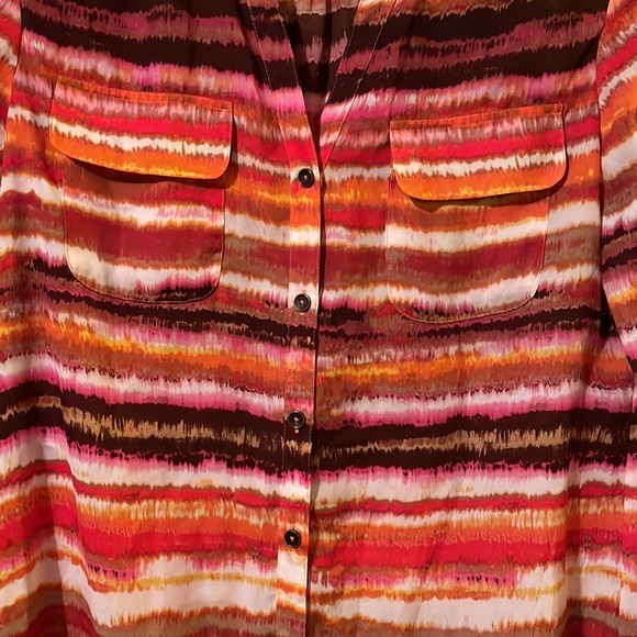 Size medium. Jones New York button up blouse. Good condition - Picture 3 of 3